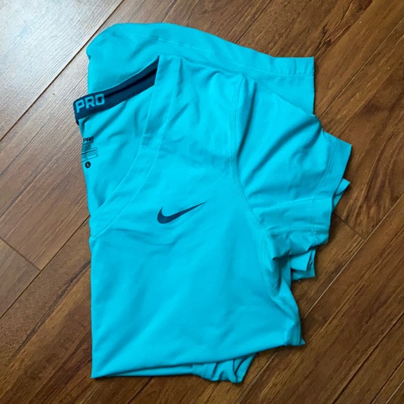 Nike pro blue T-shirt - Picture 1 of 2